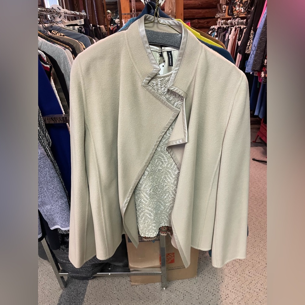 2 Pieces 14 Ellen Tracy Leather & 12 Linda Allred & Ellen Tracy Wool Tops